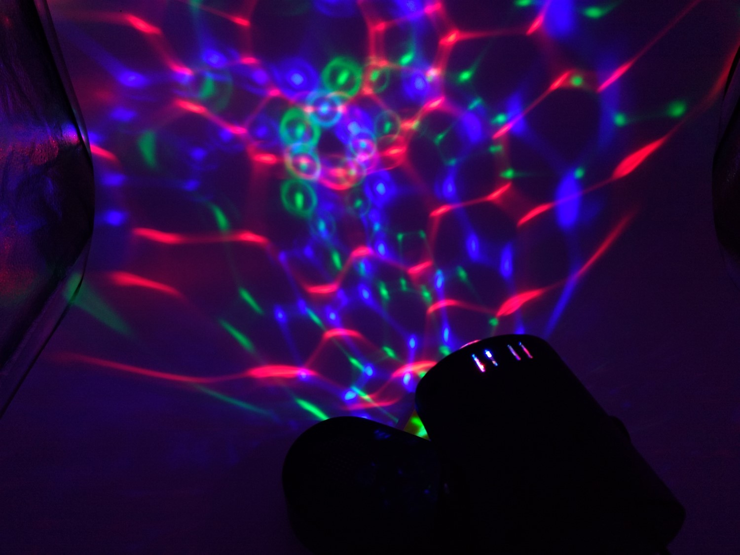 PARLANTE BOLA DE BOLICHE ES-88J (LUZ LED+ LEC.SD+PENDRIVE+CONTROL REMOTO)