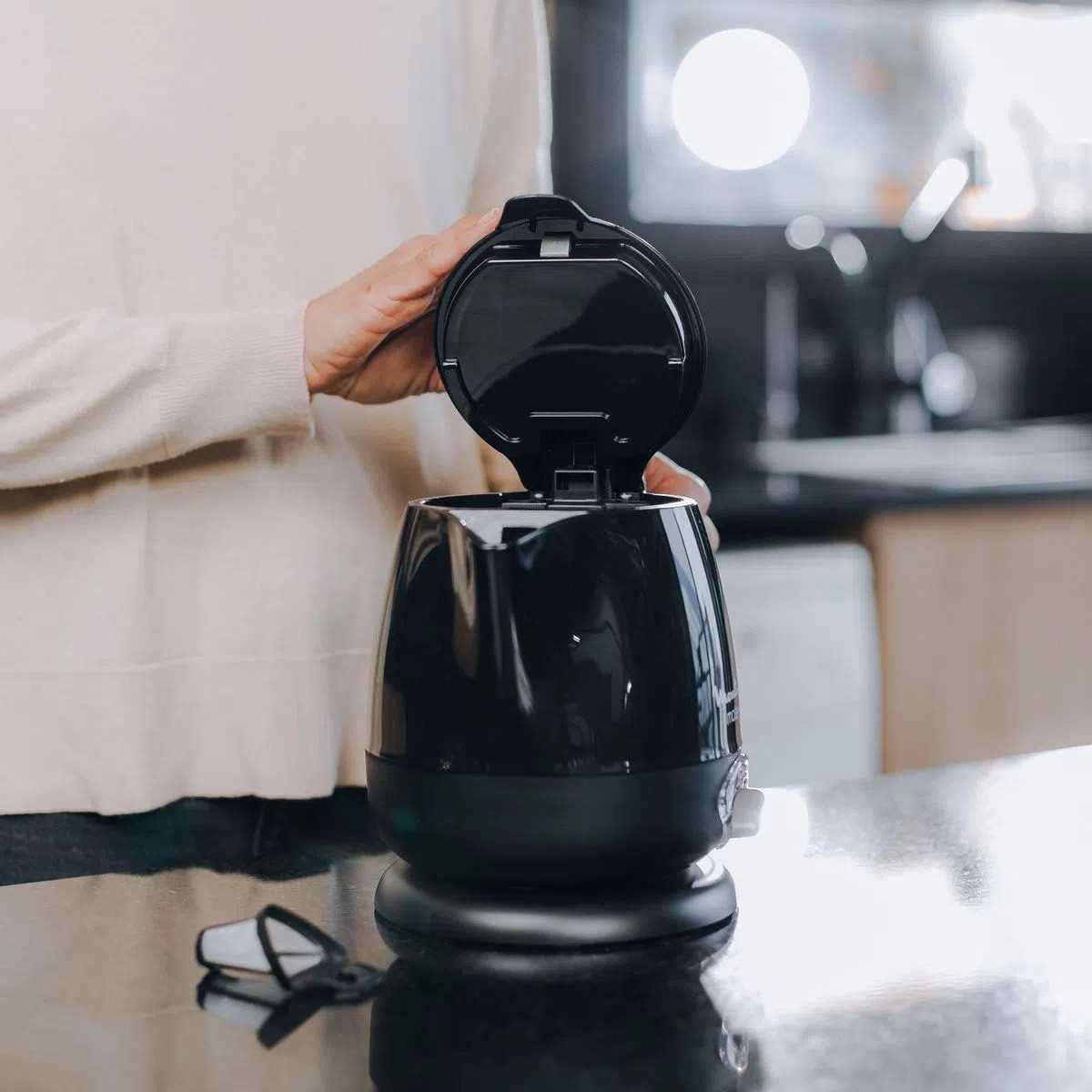 PAVA ELECTRICA MOULINEX 1L C/CORTE AUT. NEGRO BY3975AR