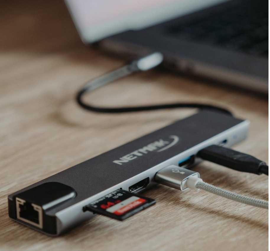 CONVERSOR TIPO C 3.1 A (HDMI + VGA + RED + 2-USB 3.0 + TIPO C PD + SD + TF) NETMAK NM-8EN1